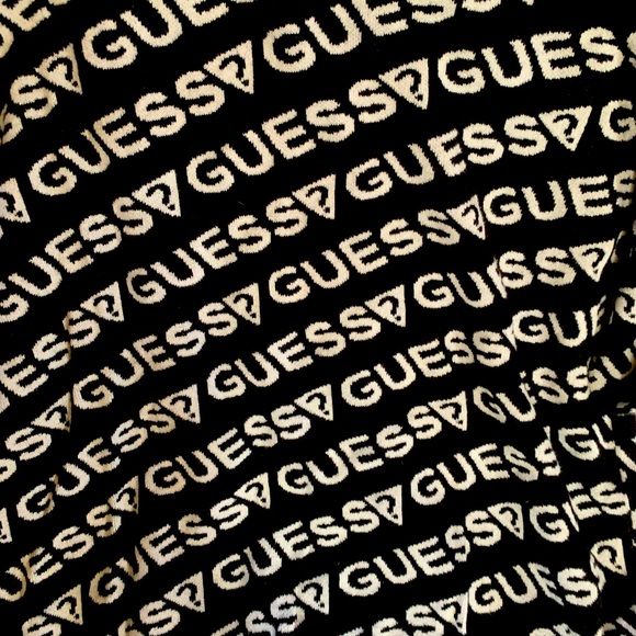 Men’s size L GUESS sweater - Picture 2 of 3